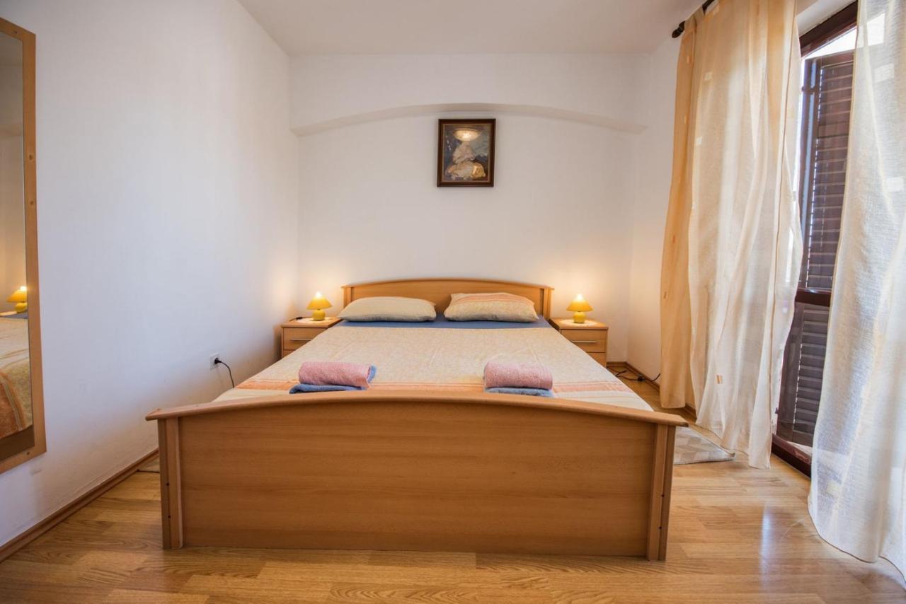 Two Bed Rooms Fortuna Near The Beach Porec Bagian luar foto