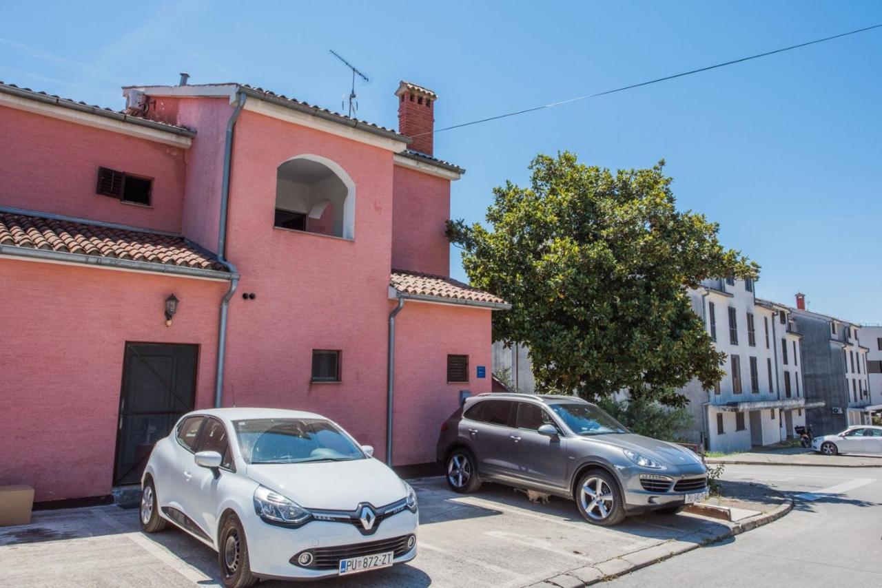 Two Bed Rooms Fortuna Near The Beach Porec Bagian luar foto