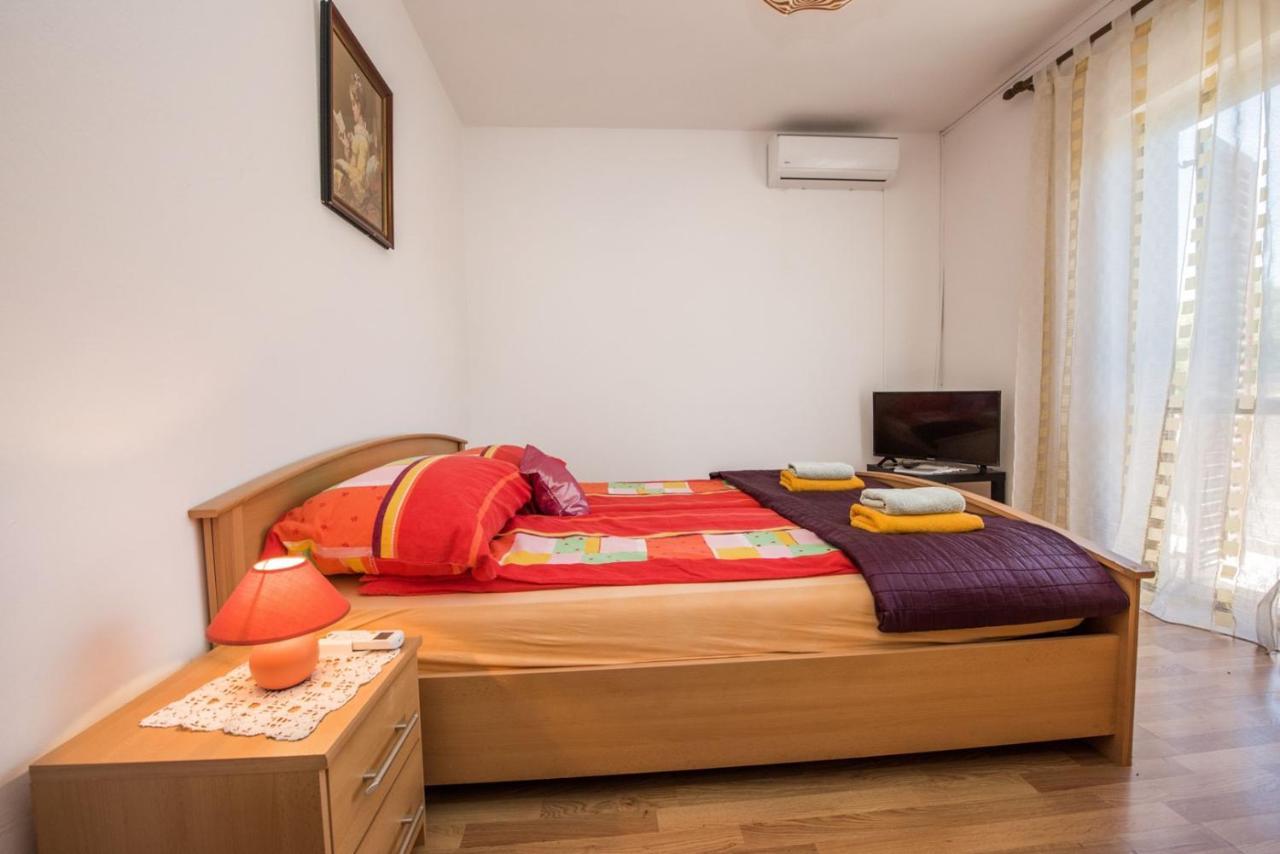 Two Bed Rooms Fortuna Near The Beach Porec Bagian luar foto