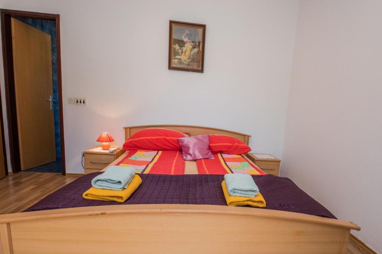 Two Bed Rooms Fortuna Near The Beach Porec Bagian luar foto
