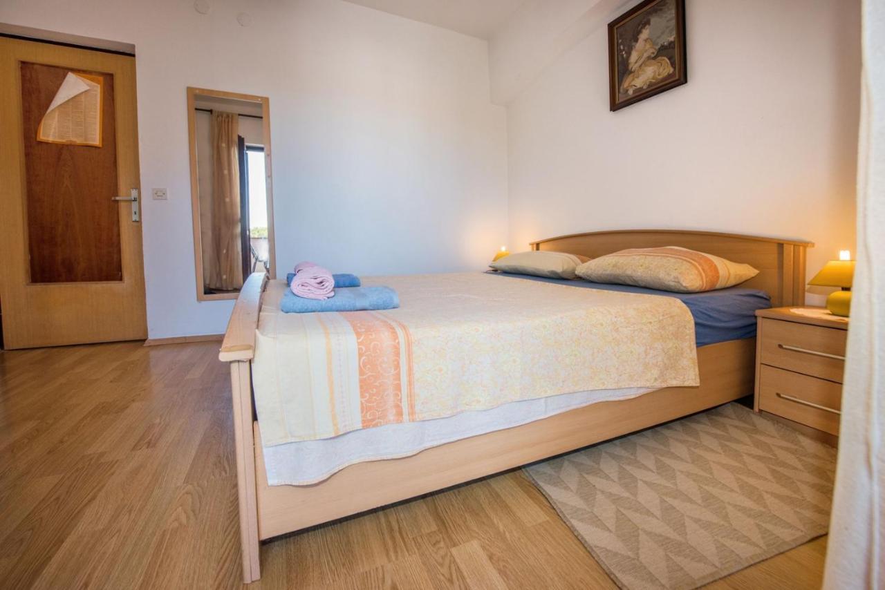 Two Bed Rooms Fortuna Near The Beach Porec Bagian luar foto