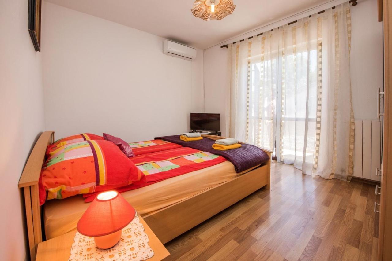 Two Bed Rooms Fortuna Near The Beach Porec Bagian luar foto