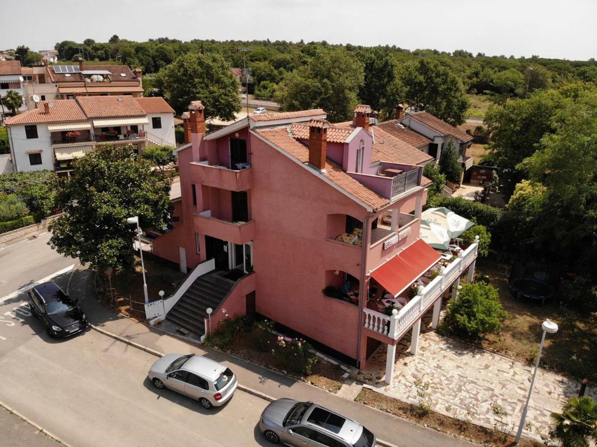 Two Bed Rooms Fortuna Near The Beach Porec Bagian luar foto